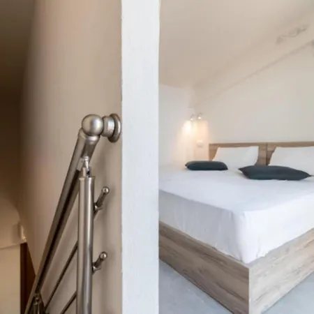 Areti Apartament *